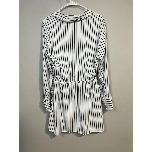 Abercrombie & Fitch Drapey Shirt Dress In White and Black Stripe Size Large - Picture 6 of 11